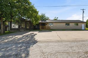 711 W Commerce Street - Photo 1
