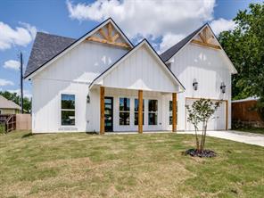 204 W Collins - Photo 1