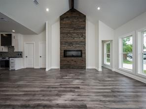 204 W Collins - Photo 10