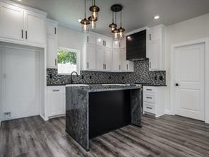 204 W Collins - Photo 11
