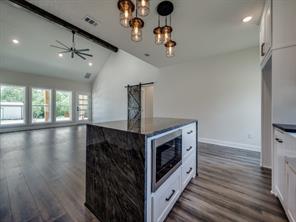 204 W Collins - Photo 13