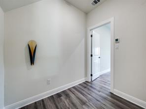 204 W Collins - Photo 20