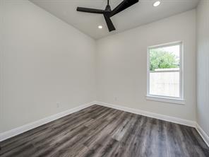204 W Collins - Photo 21