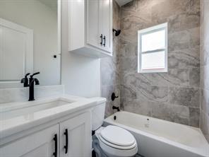204 W Collins - Photo 22