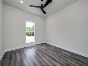 204 W Collins - Photo 23