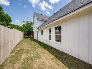 204 W Collins - Photo 25