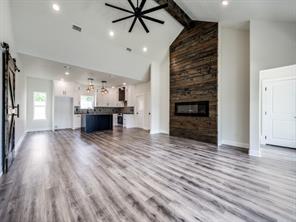 204 W Collins - Photo 4