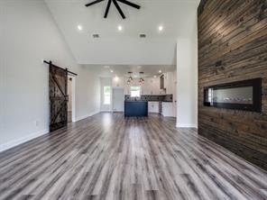 204 W Collins - Photo 5