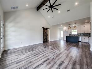 204 W Collins - Photo 6