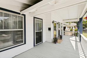 1716 Thomas Place - Photo 2