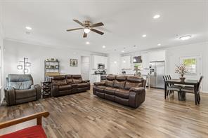 327 Walnut Street - Photo 8