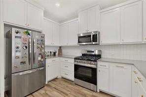 605 FRIENDSWOOD - Photo 10