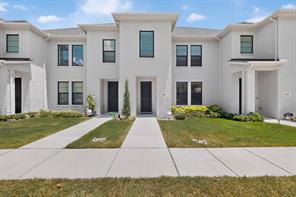 605 FRIENDSWOOD - Photo 2