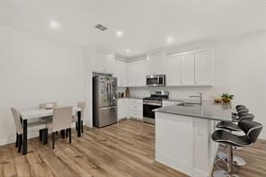 605 FRIENDSWOOD - Photo 8
