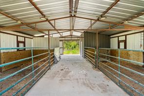 1642 NW County Road 1040 - Photo 36