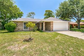 421 Goldfinch Drive - Photo 1