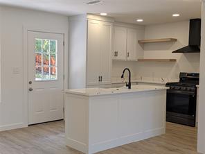 1337 ADELAIDE Drive - Photo 10