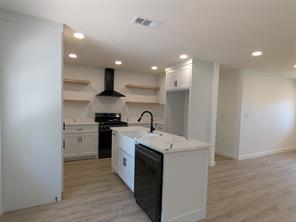 1337 ADELAIDE Drive - Photo 11