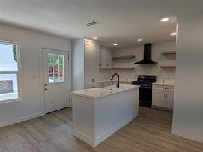 1337 ADELAIDE Drive - Photo 12