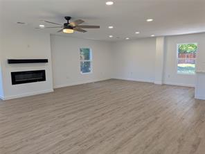 1337 ADELAIDE Drive - Photo 7