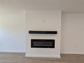 1337 ADELAIDE Drive - Photo 9