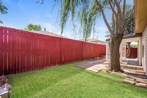 8717 Hunters Creek Drive - Photo 20
