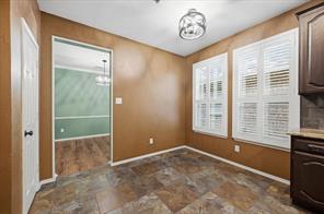 536 Forest Hill Drive - Photo 18