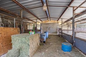 10202 S US Highway 377 - Photo 4