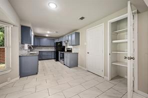515 Brynmawr Court - Photo 5