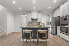 932 Parkside Drive - Photo 1