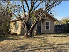 718 E Oliver Street - Photo 1