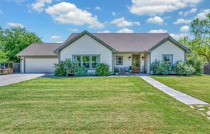 931 N Pecan Street - Photo 1