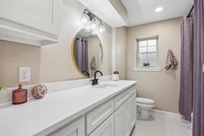 1725 Bardfield Avenue - Photo 16