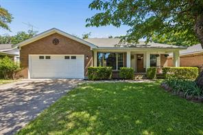 1725 Bardfield Avenue - Photo 2