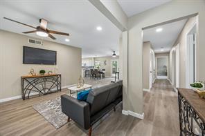 1725 Bardfield Avenue - Photo 3