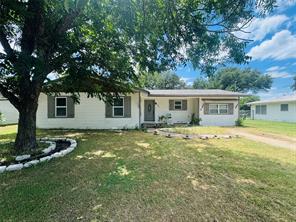 105 S Lakeview Drive - Photo 1
