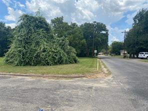 201 W College Street - Photo 5