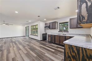 809 W Liveoak Street - Photo 10
