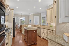 7913 Forest View Court - Photo 10