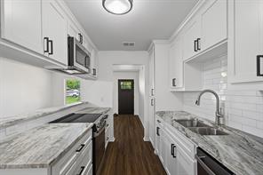 815 Steve Ct - Photo 1