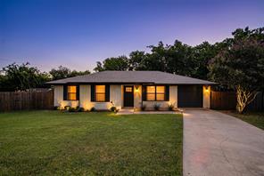 815 Steve Ct - Photo 2