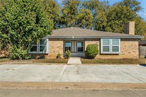 1319 Parkway Court - Photo 1