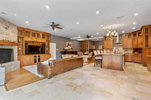 2413 Taylor Street - Photo 2