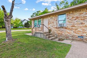 701 W Hull Street - Photo 3