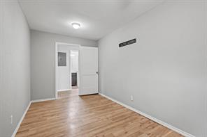 701 W Hull Street - Photo 3