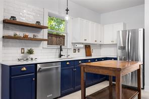 832 N Winnetka Avenue - Photo 8