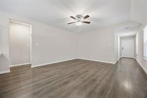 3921 Oak Creek Circle - Photo 2