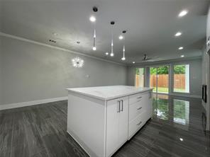 2417 N Winnetka Avenue - Photo 8