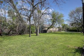 1525 Nomas Street - Photo 1