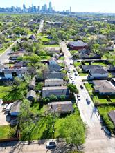 1525 Nomas Street - Photo 8